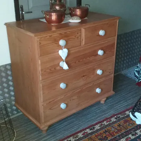 The Annex Pensión Saint-Maur-des-Bois